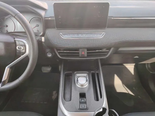 Car image 19