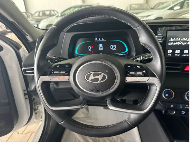 Car image 13
