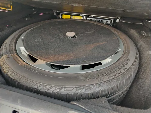 Car image 36