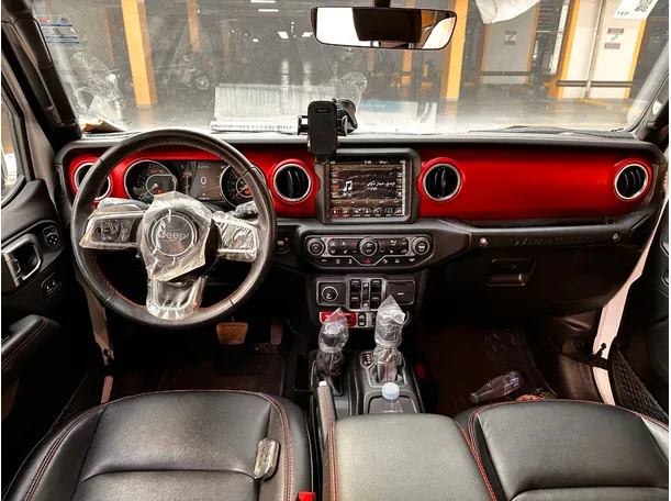Car image 19