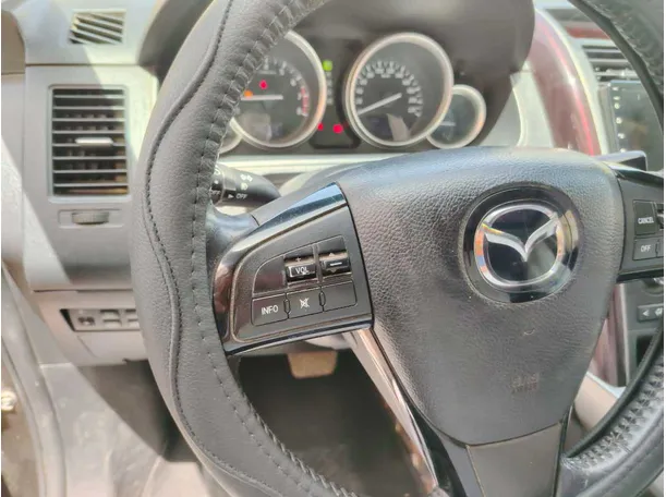 Car image 24