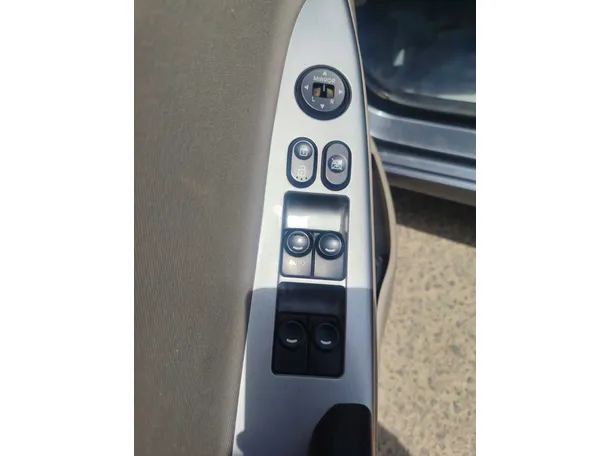 Car image 27