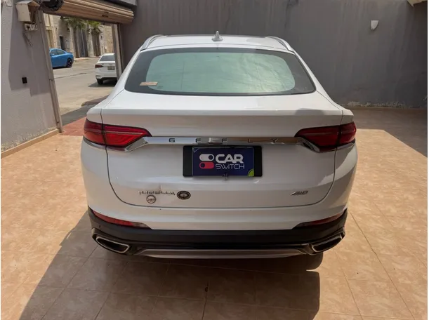Car image 6