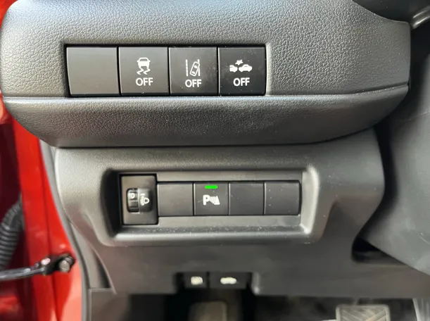 Car image 9