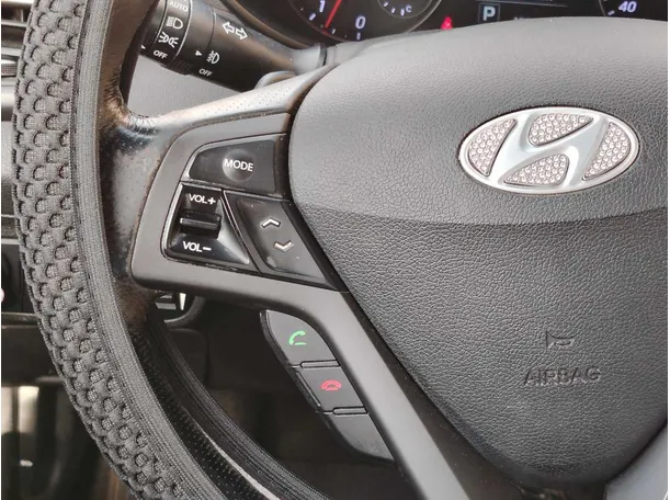 Car image 21