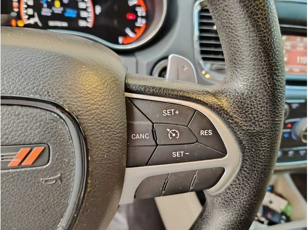Car image 40
