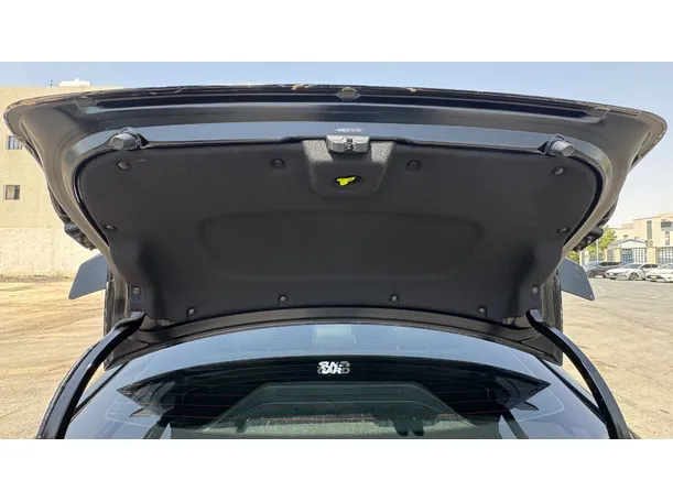 Car image 24