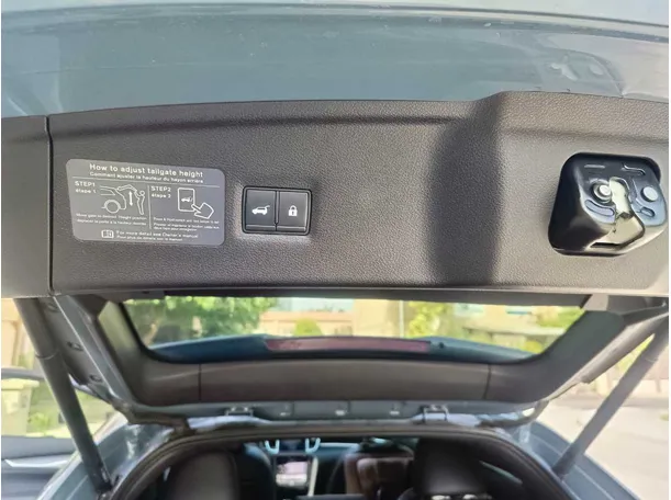 Car image 29