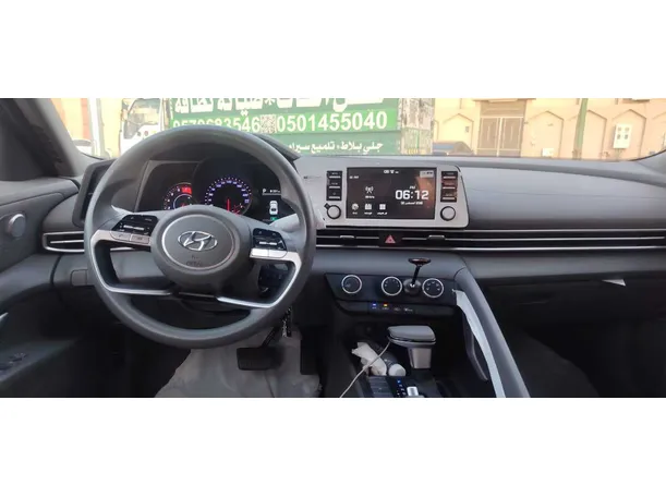 Car image 16