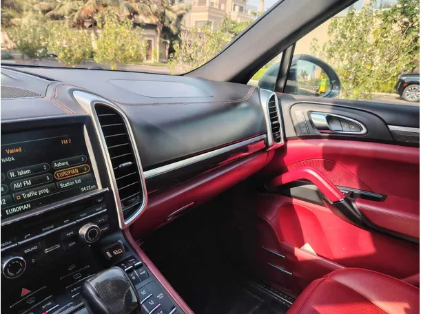 Car image 24
