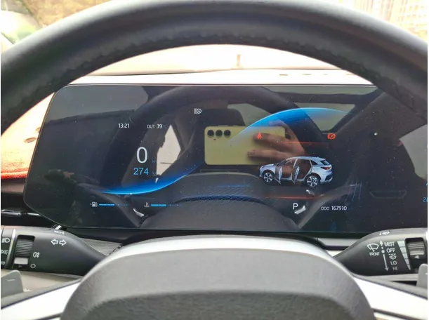 Car image 18