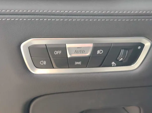 Car image 36