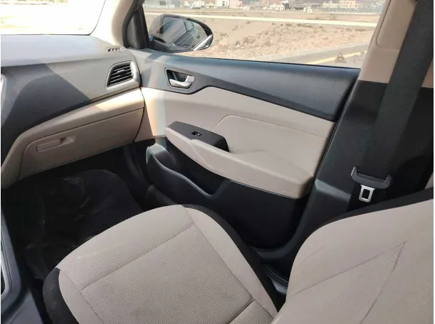 Car image 31