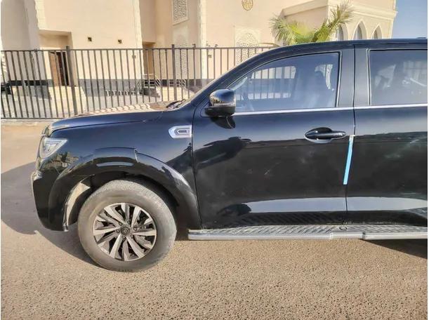 Car image 8