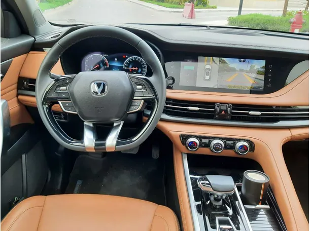 Car image 16