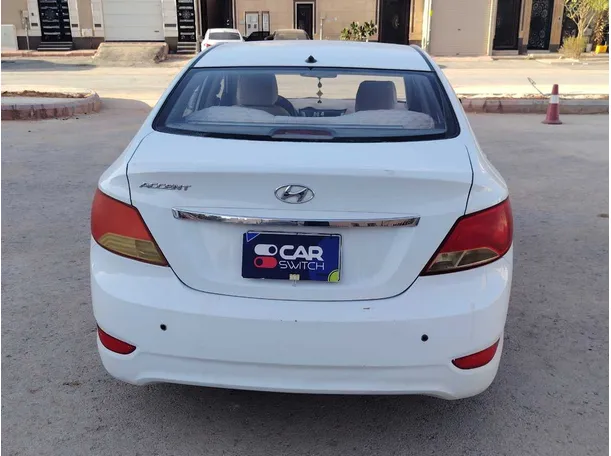 Car image 6