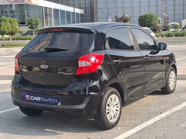 Car image 7