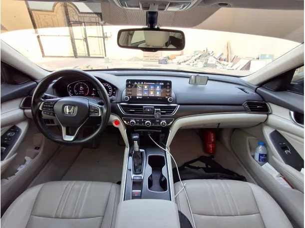 Car image 15