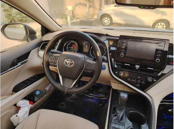 Car image 23