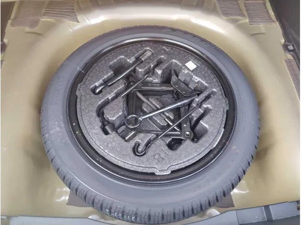 Car image 31