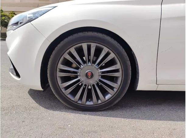 Car image 10