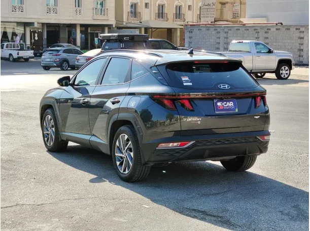 Car image 7