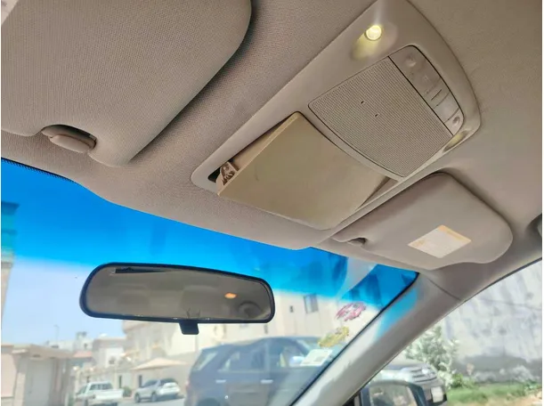Car image 34