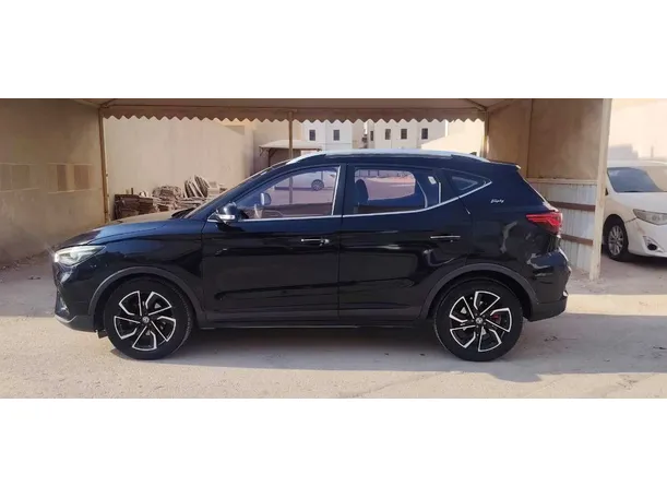 Car image 8