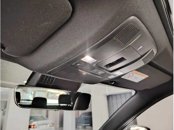 Car image 36