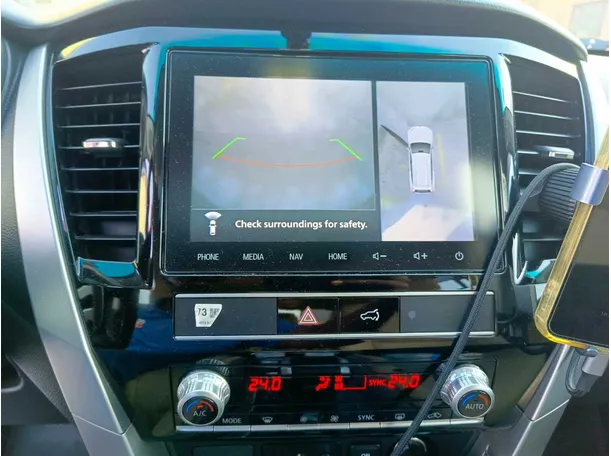 Car image 26