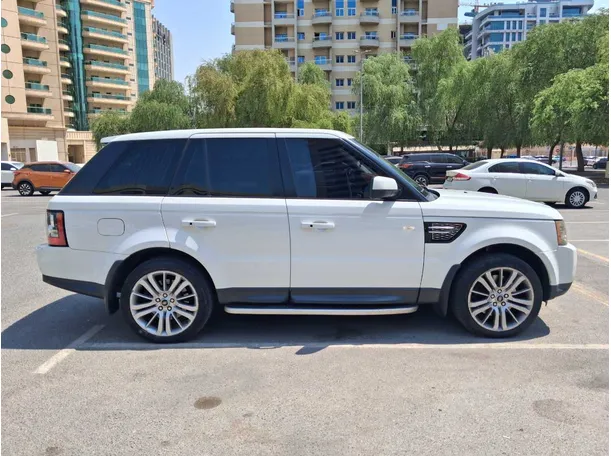 Car image 8