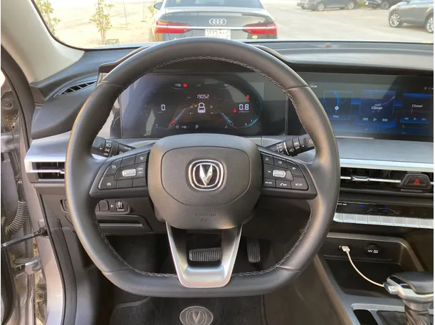 Car image 17
