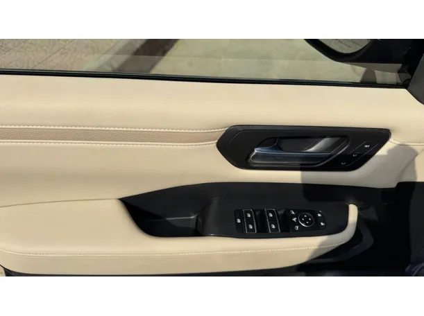 Car image 27