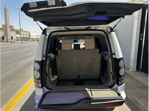 Car image 21