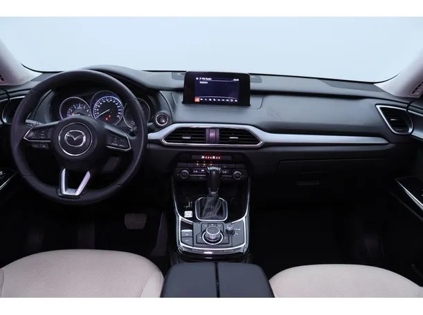 Car image 14