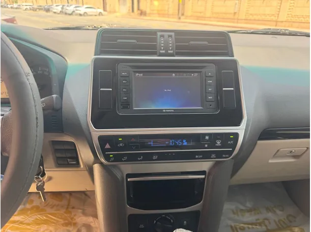 Car image 16