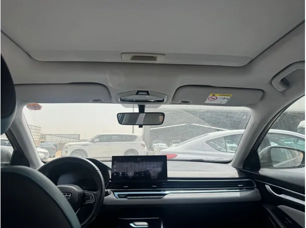 Car image 16