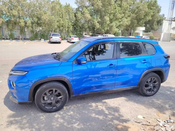 Car image 8