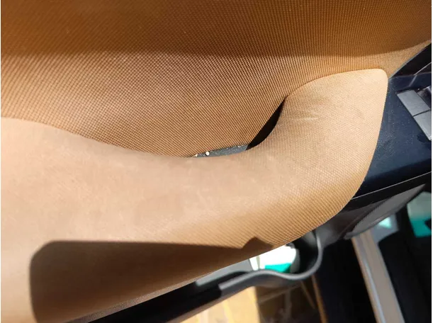 Car image 32