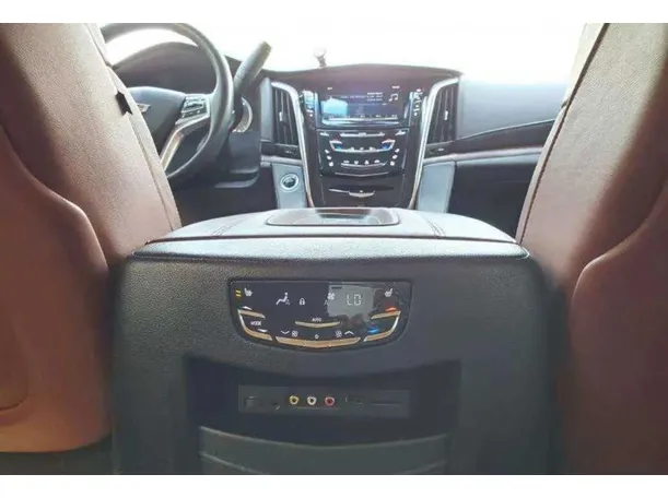 Car image 29