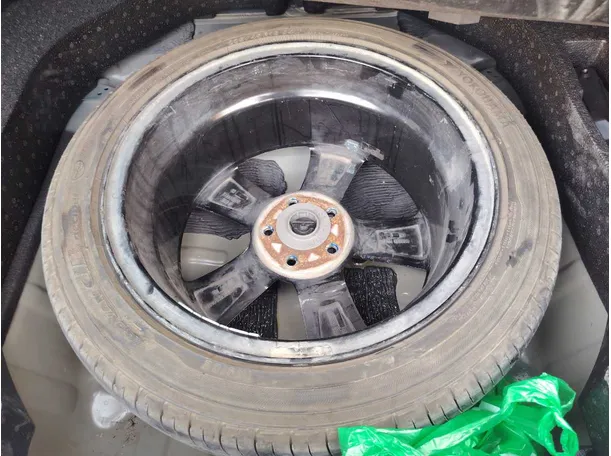 Car image 33