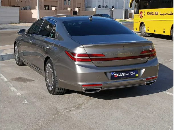 Car image 7