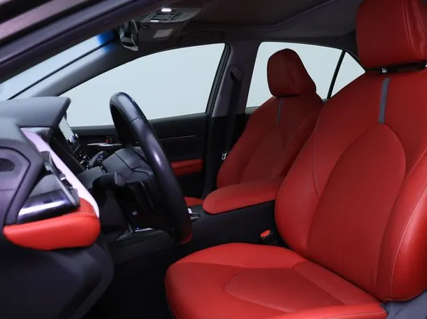 Car image 8