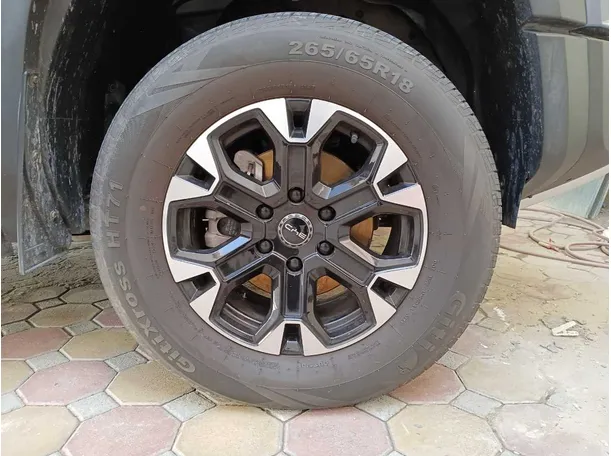 Car image 9