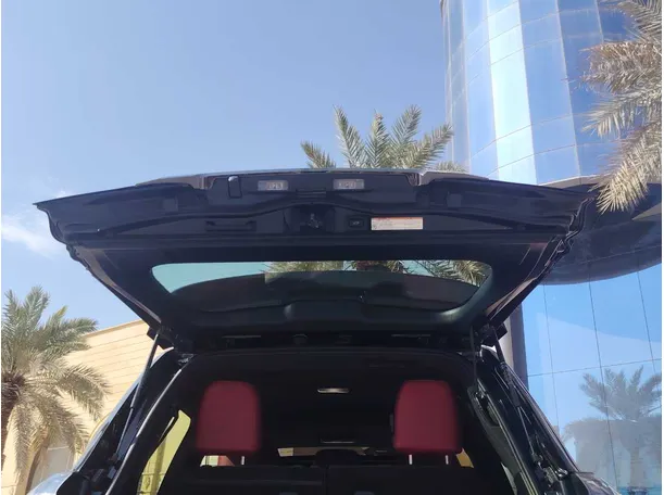 Car image 28