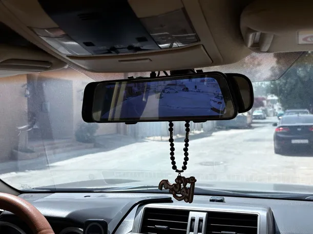 Car image 26