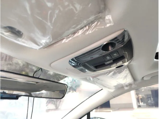Car image 32