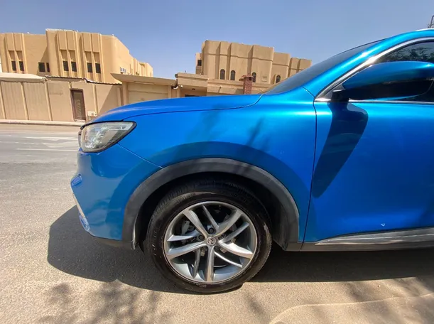 Car image 9