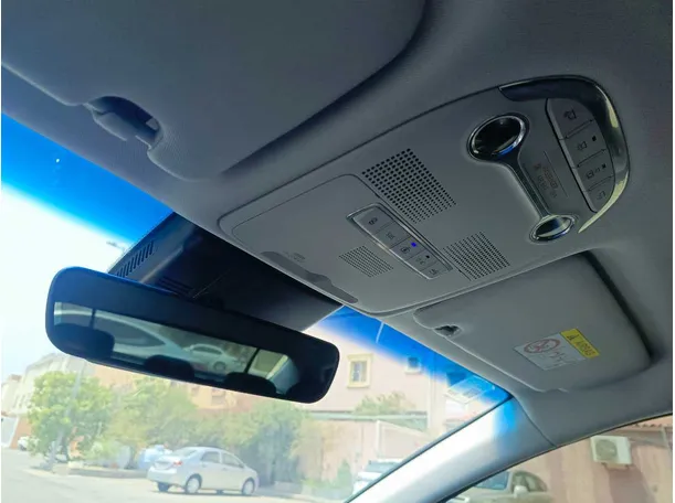 Car image 32