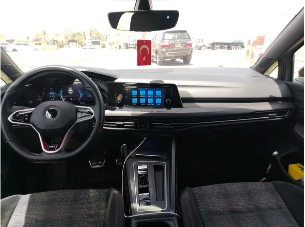 Car image 24